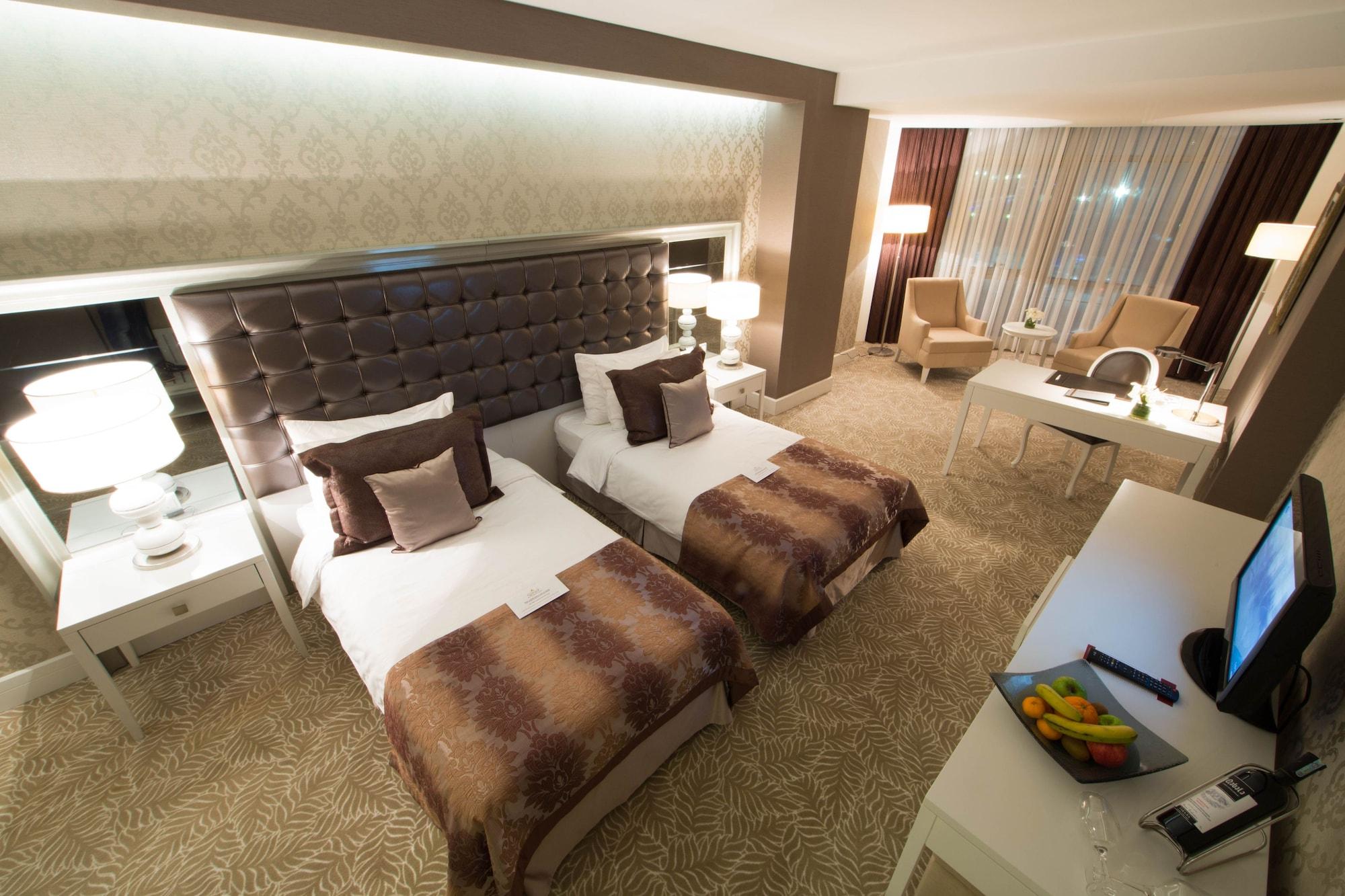 Отель QafqaZ Baku City Hotel&Residence Экстерьер фото