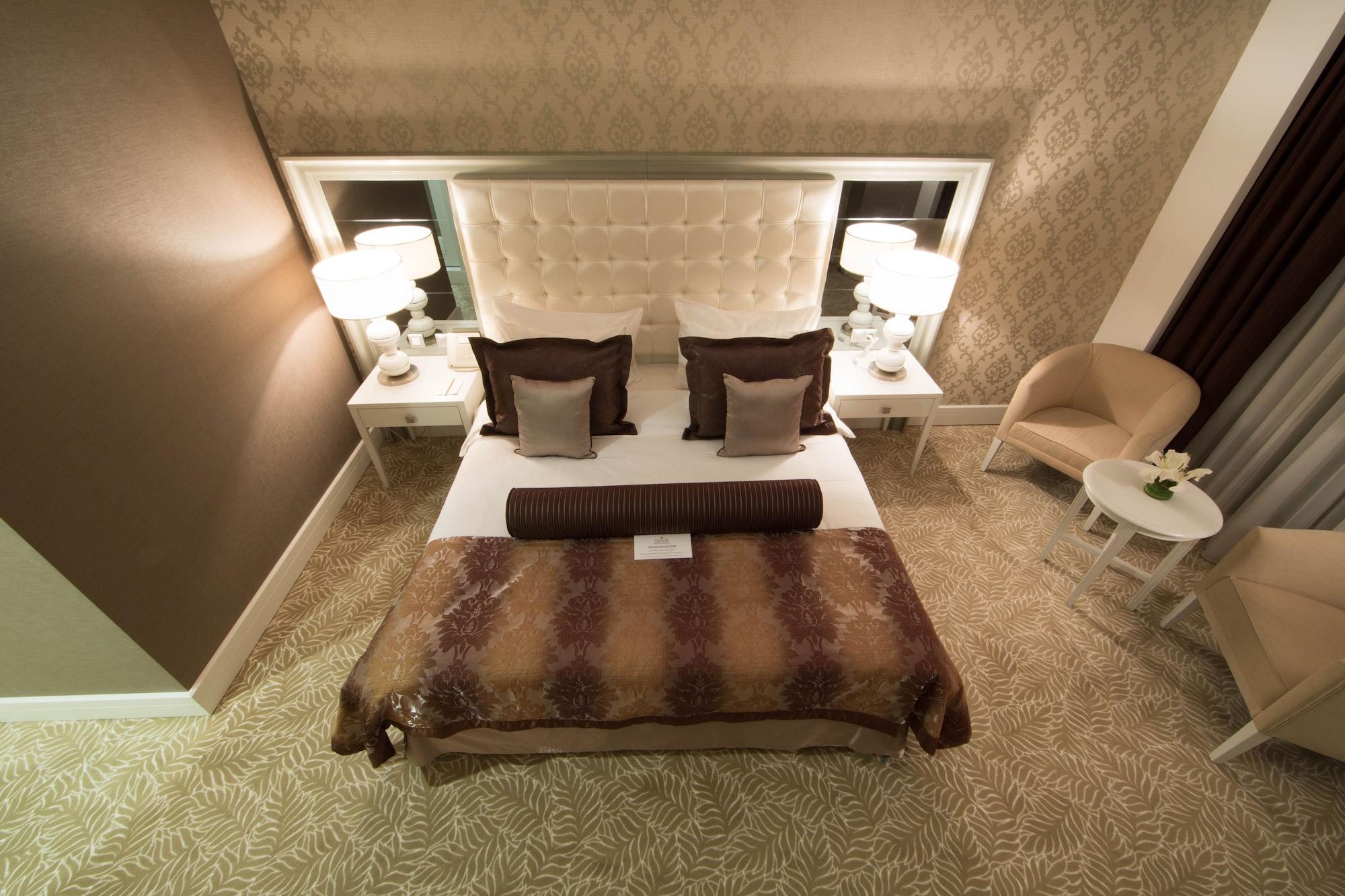 Отель QafqaZ Baku City Hotel&Residence Экстерьер фото