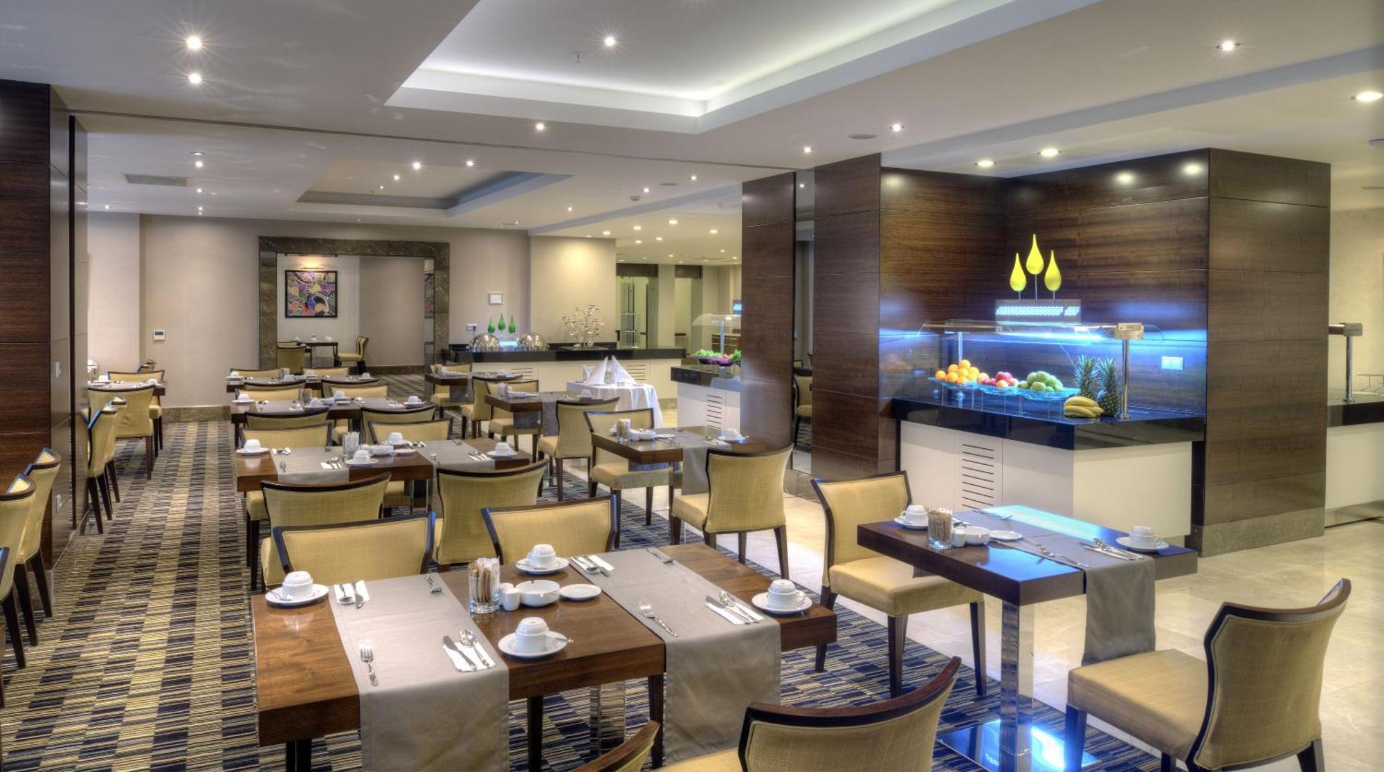 Отель QafqaZ Baku City Hotel&Residence Экстерьер фото