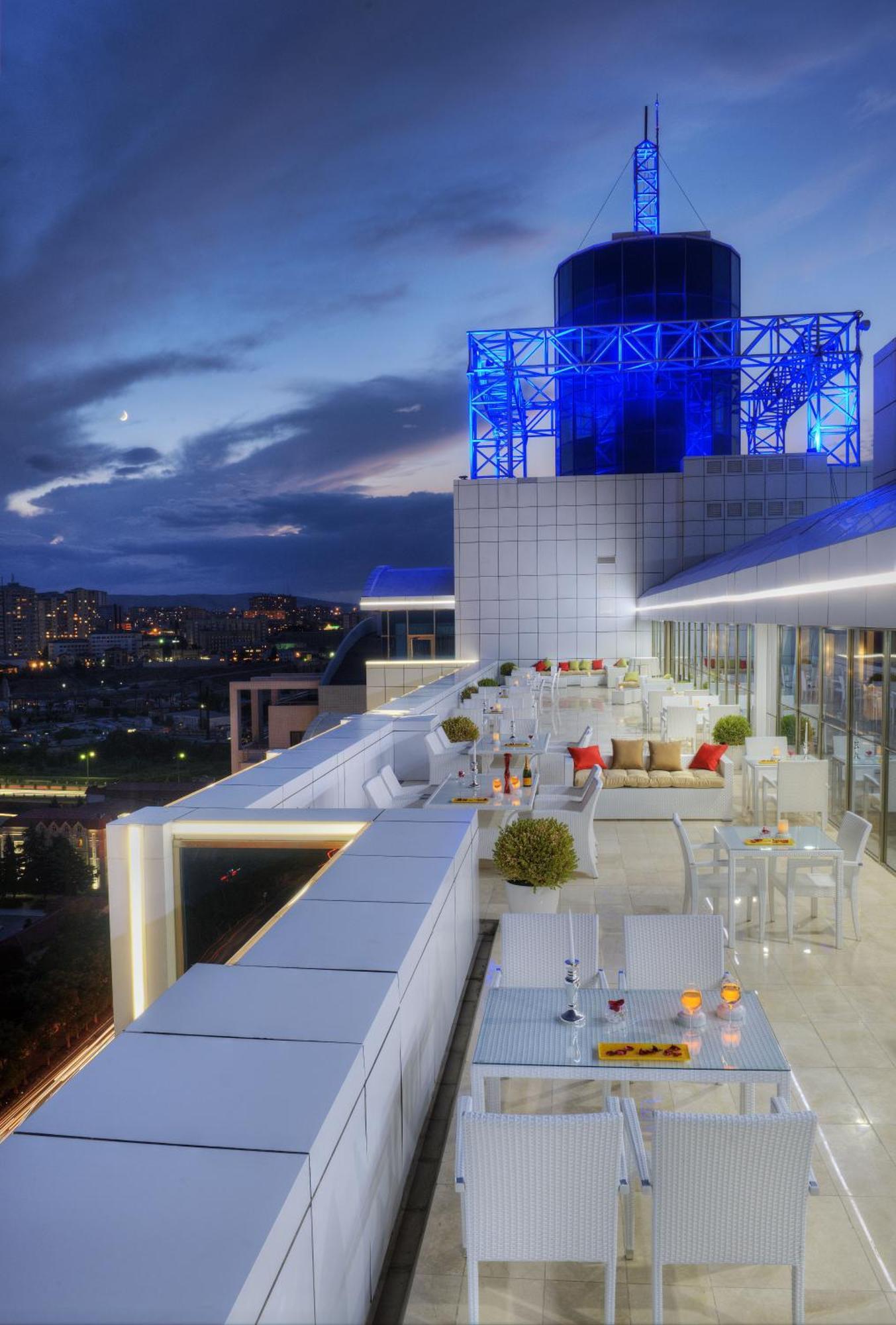 Отель QafqaZ Baku City Hotel&Residence Экстерьер фото